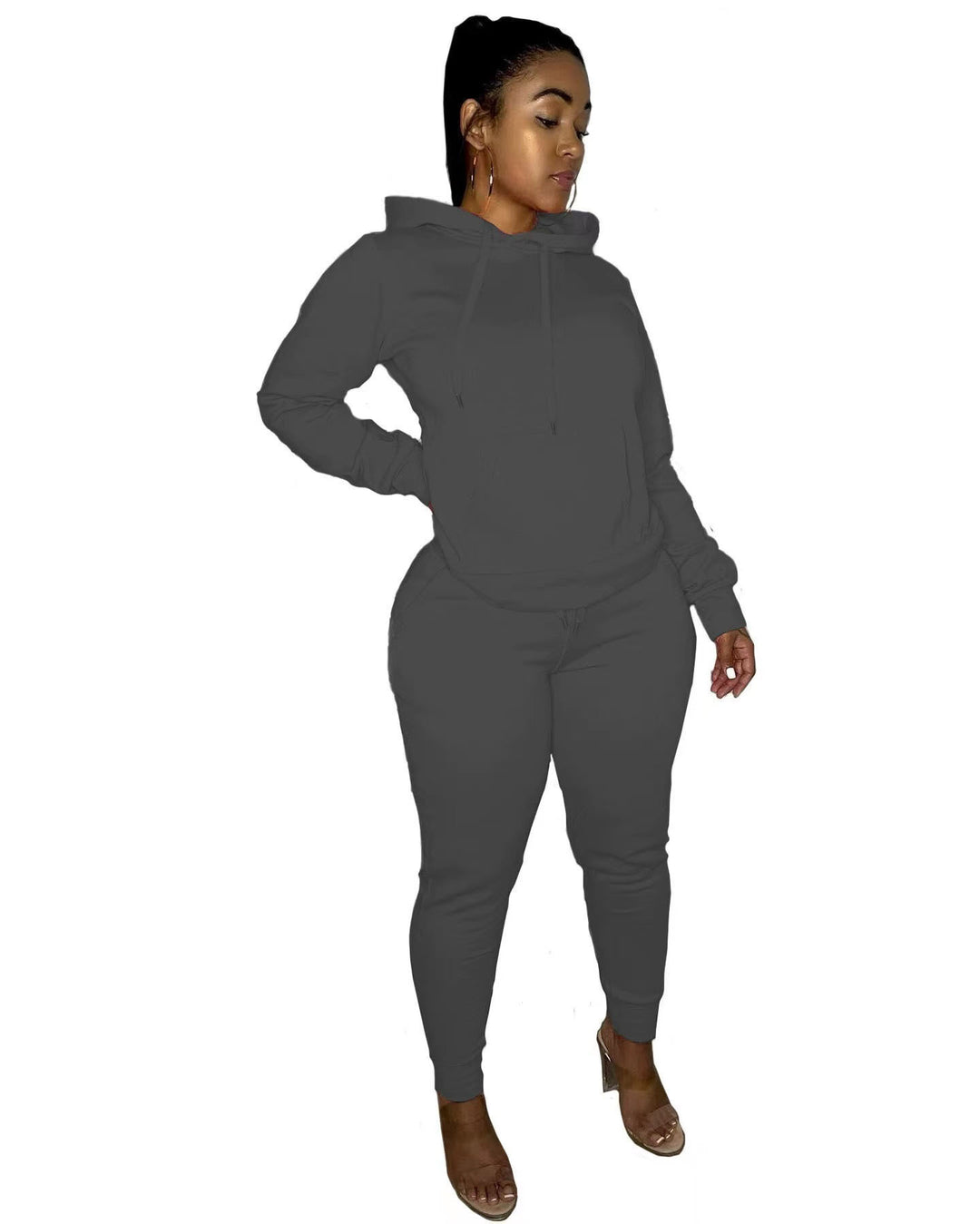 Damernas sportiga hoodie- och joggingbyxor-set med elegant snitt Mirla-Eva Jonsson