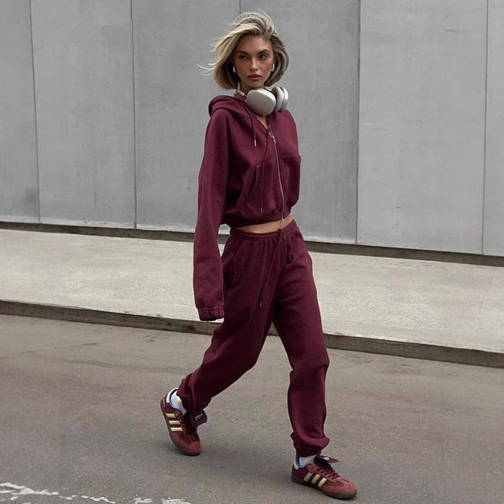 Damernas sportiga hoodie-set med hög krage och bekväma byxor Mirla-Eva Jonsson