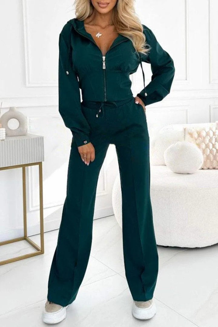 Damernas sportiga jumpsuit-set med hög krage och praktiska fickor Mirla-Eva Jonsson