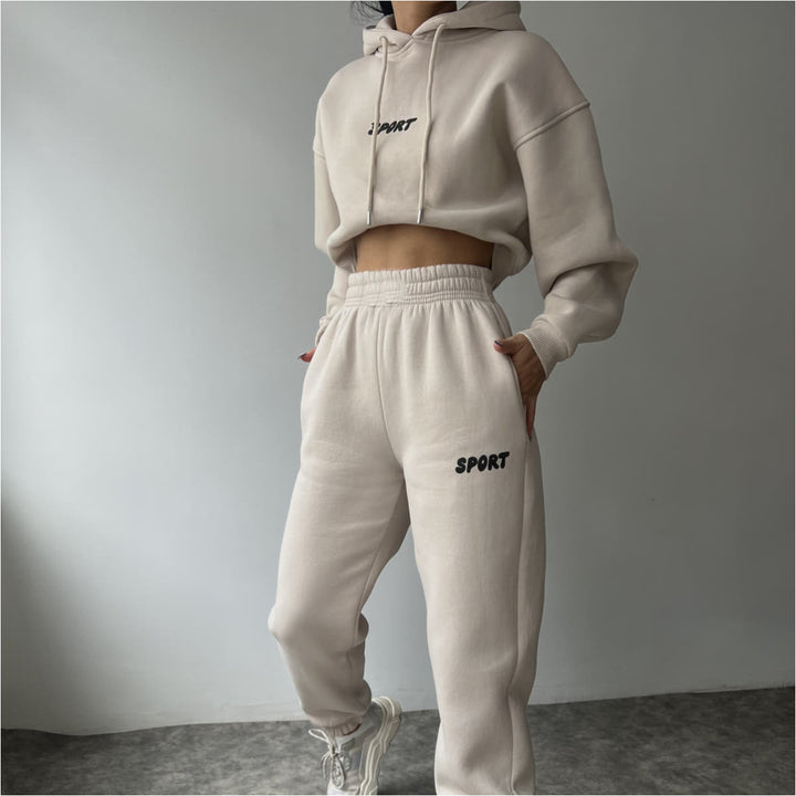 Damernas sportiga korta hoodie och sweatpants set Mirla-Eva Jonsson