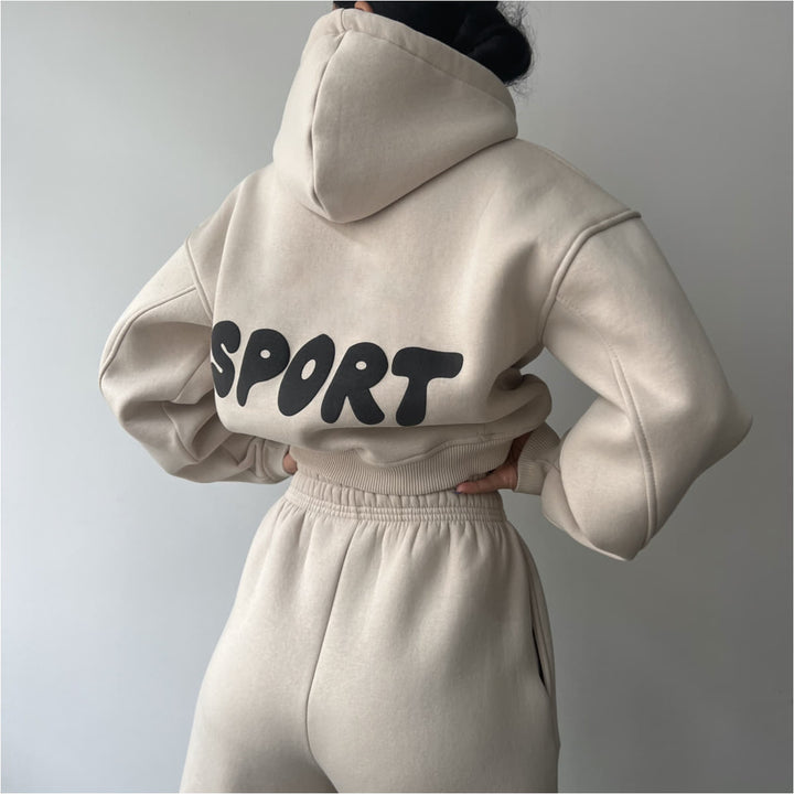 Damernas sportiga korta hoodie och sweatpants set Mirla-Eva Jonsson
