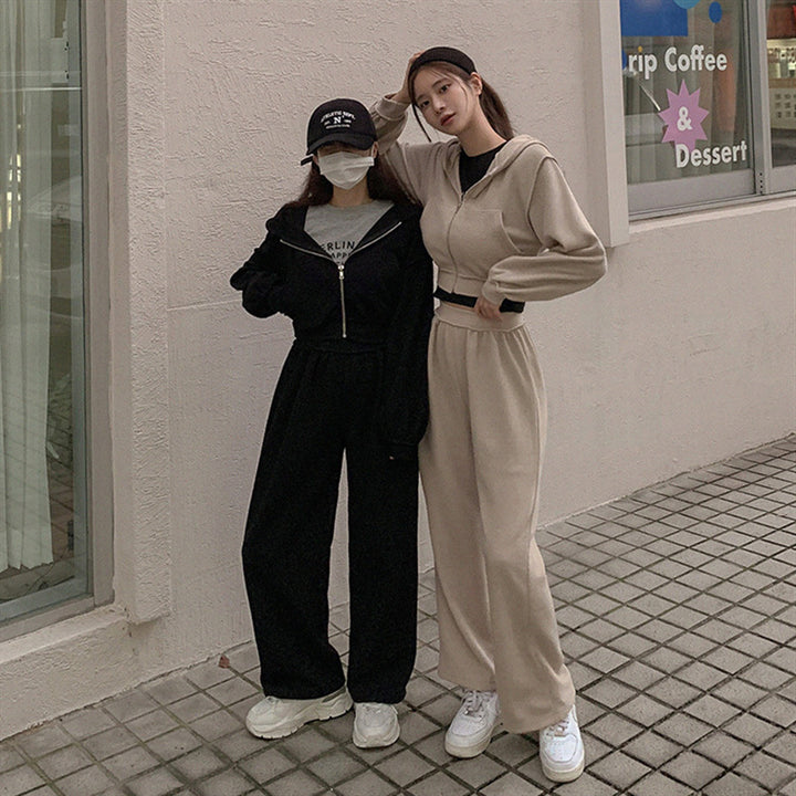 Damernas sportiga lounge-set med hoodie och vida byxor Mirla-Eva Jonsson
