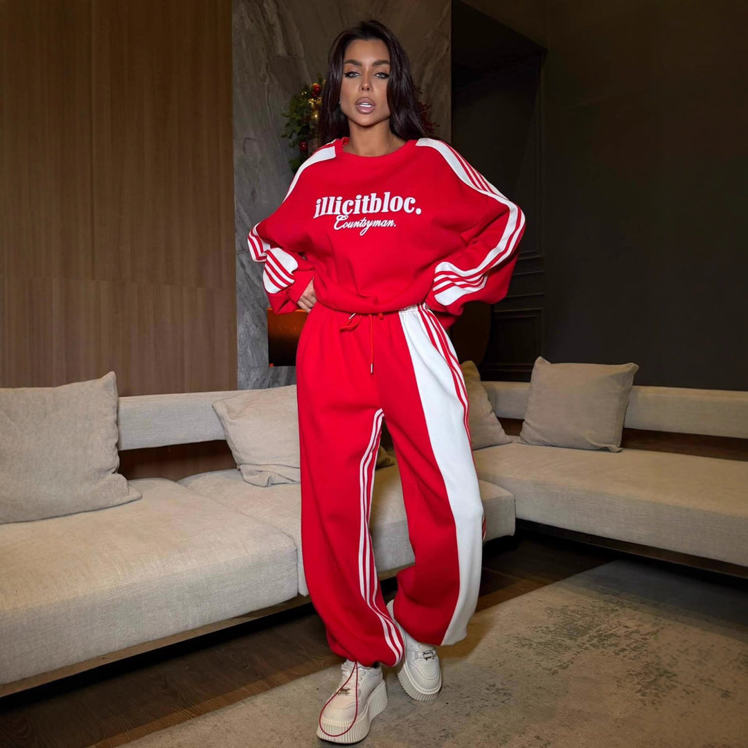 Damernas sportiga lounge-set med moderiktiga bokstäver och eleganta ränder Mirla-Eva Jonsson
