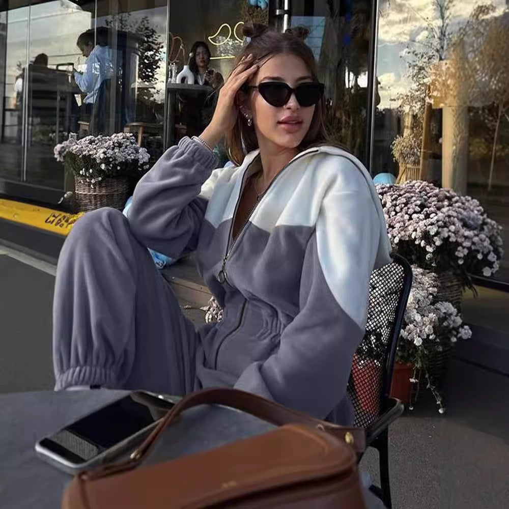 Damernas sportiga loungekläderset från Mirla-Eva Jonsson