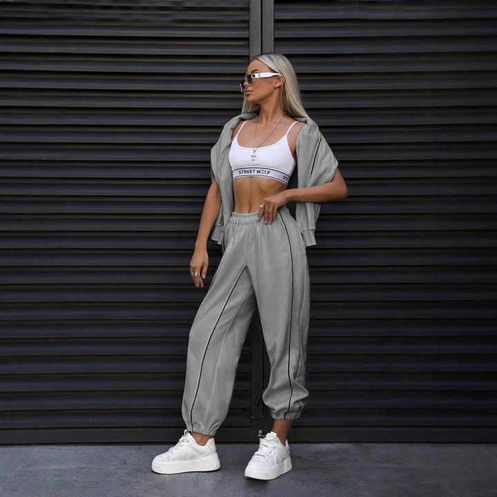 Damernas sportiga och mode-set med cropped topp och avslappnade byxor Eva Jonsson-Eva Jonsson