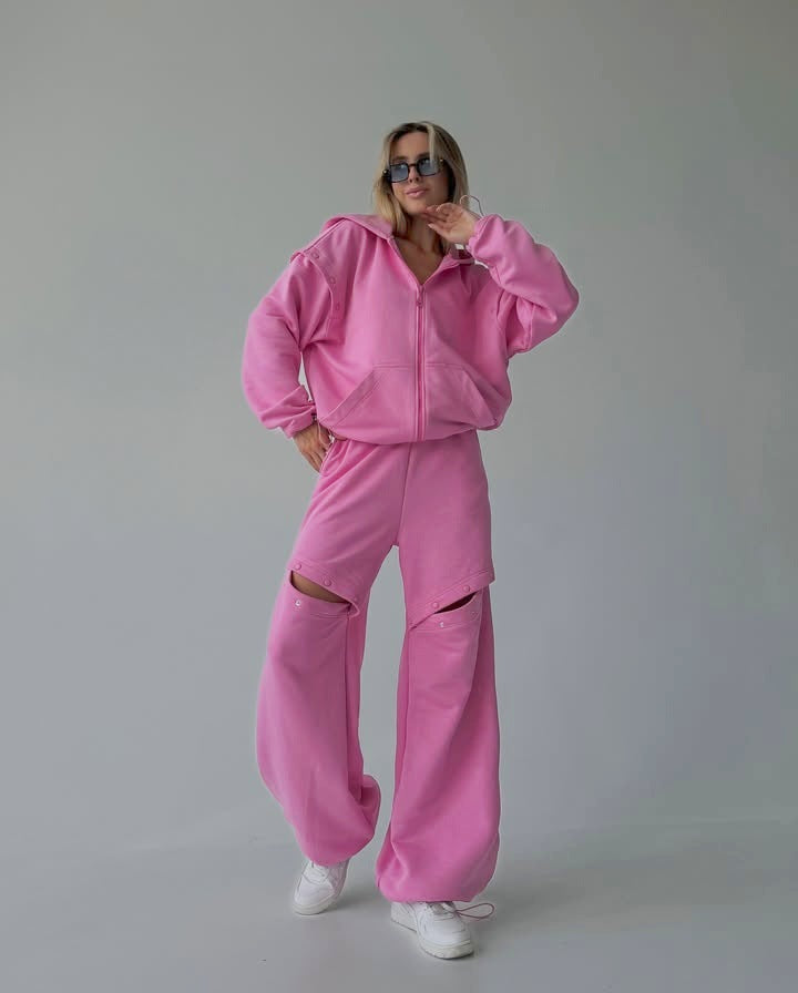 Damernas sportiga set med huva stödja hoodie och fransiga byxor Mirla-Eva Jonsson