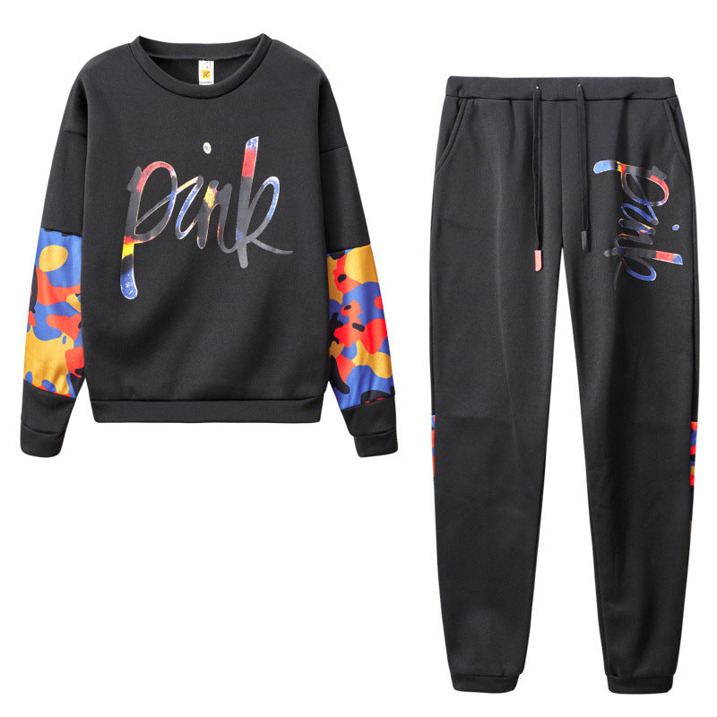 Damernas sportiga sweatshirt-set med färgglada camouflage-detaljer och bekväm passform Mirla-Eva Jonsson