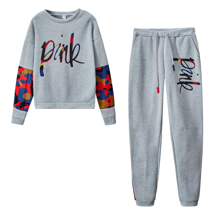 Damernas sportiga sweatshirt-set med färgglada camouflage-detaljer och bekväm passform Mirla-Eva Jonsson