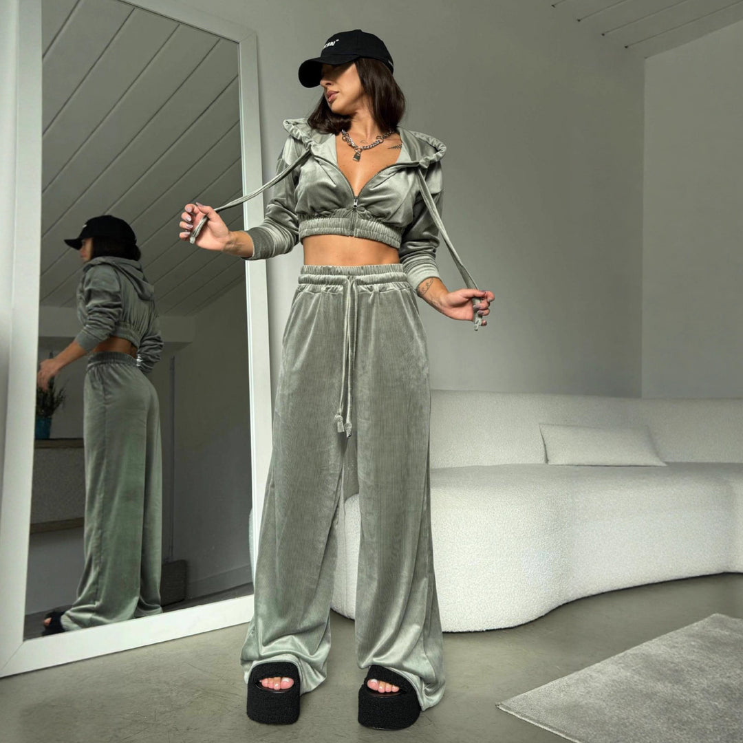 Damernas sportiga velourcrop-top och maxibyxor set Chic & Style-Eva Jonsson