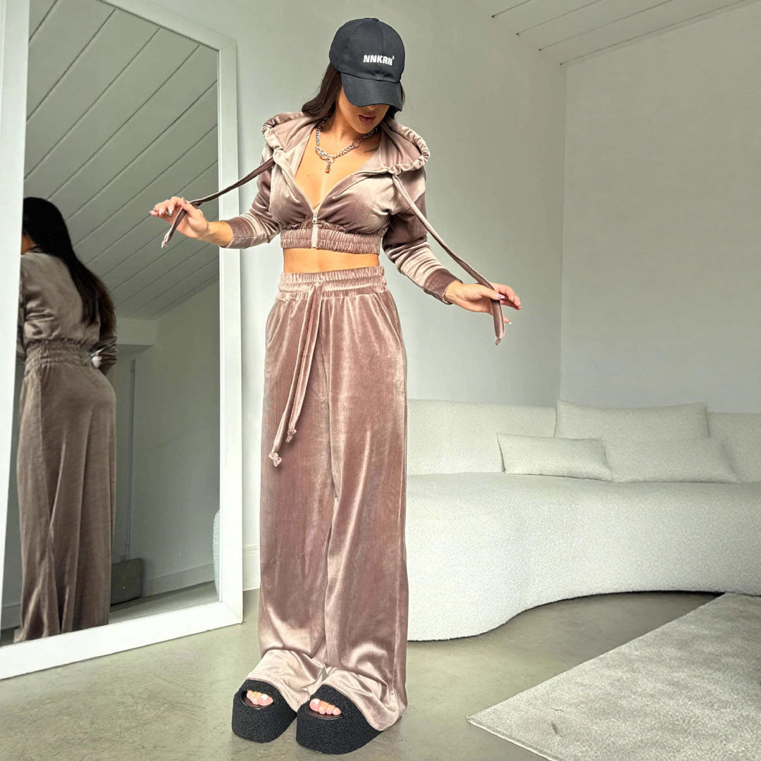 Damernas sportiga velourcrop-top och maxibyxor set Chic & Style-Eva Jonsson