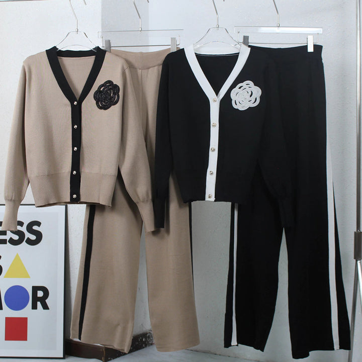 Damernas stickad loungewear-set med elegant knäppning och mode detaljer Mirla-Eva Jonsson