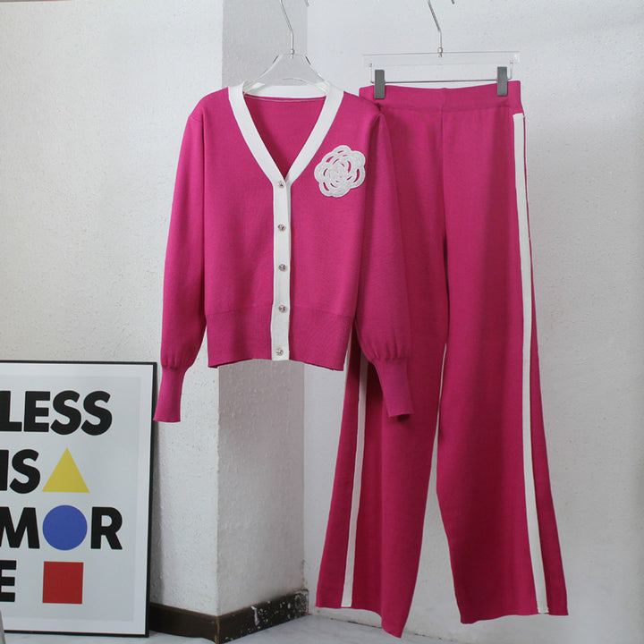 Damernas stickad loungewear-set med elegant knäppning och mode detaljer Mirla-Eva Jonsson