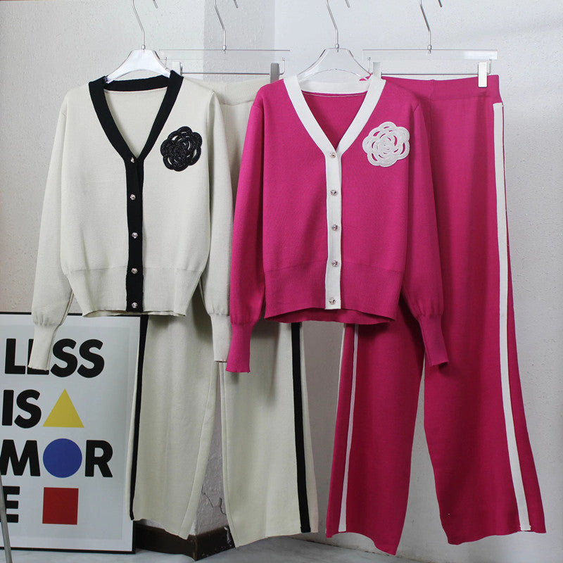 Damernas stickad loungewear-set med elegant knäppning och mode detaljer Mirla-Eva Jonsson