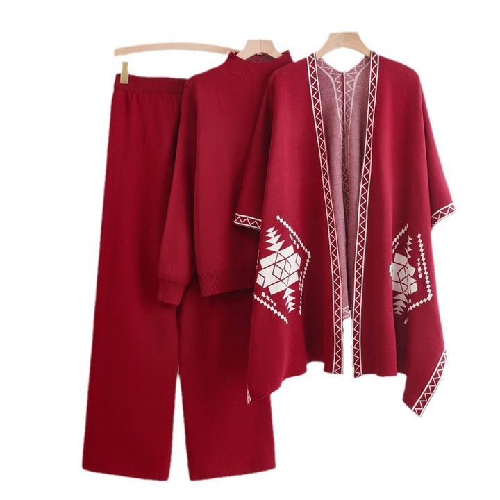 Damernas stickade lounge set med exceptionell poncho-stil Mirla-Eva Jonsson