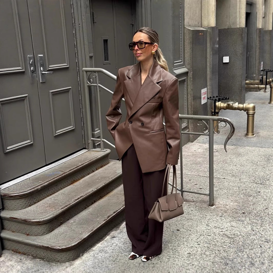 Damernas stiliga konstläderblazerjacka med oversized snitt Mirla-Eva Jonsson
