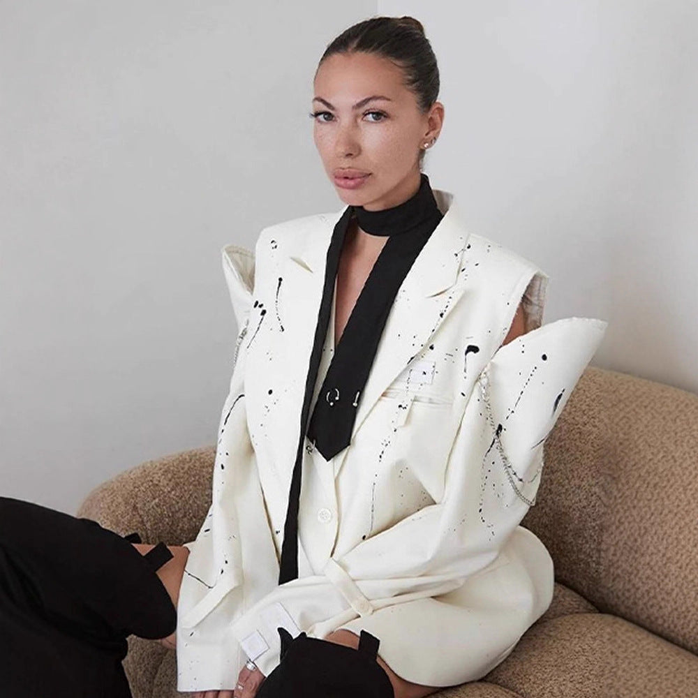 Damernas storsize-blazer med kreativa designelementen Mirla-Eva Jonsson