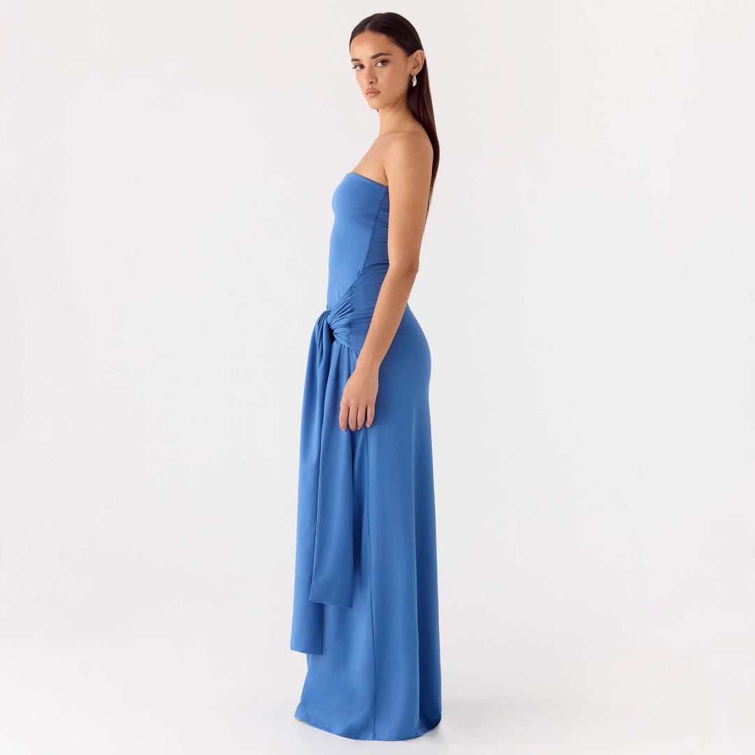 Damernas strapless maxiklänning med elegant vikdetalj Mirla-Eva Jonsson
