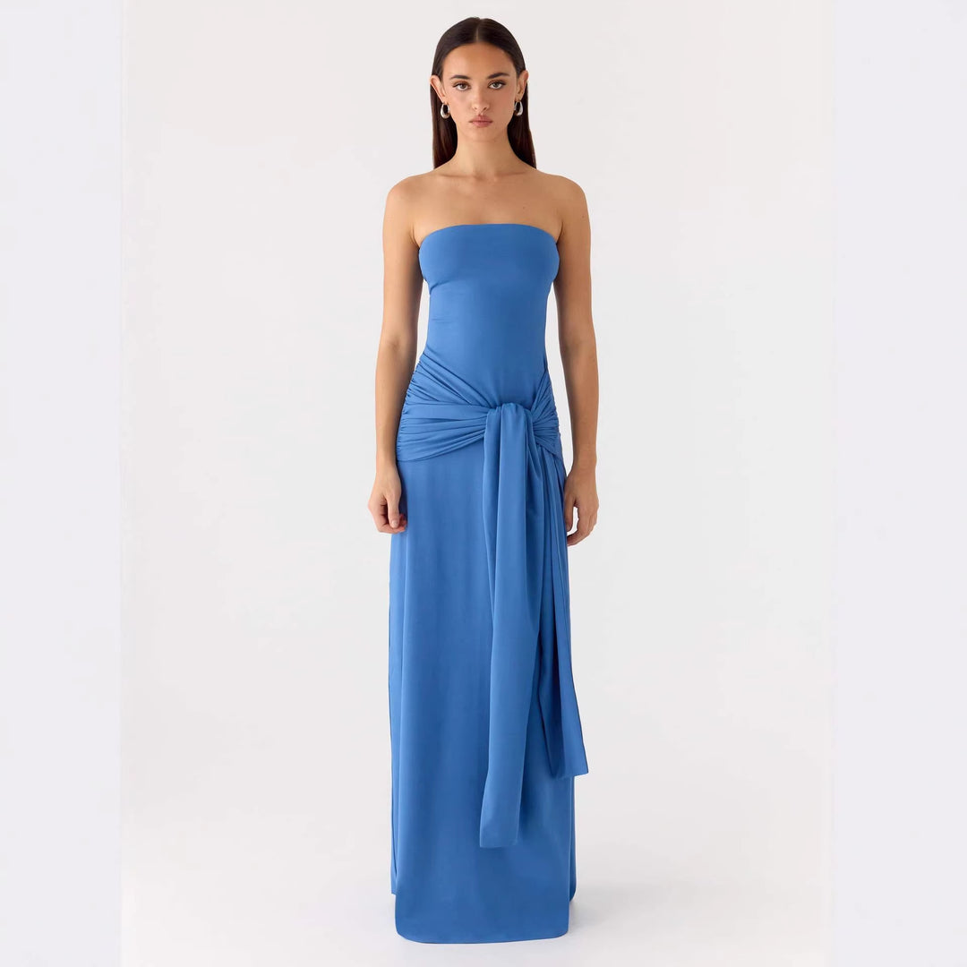 Damernas strapless maxiklänning med elegant vikdetalj Mirla-Eva Jonsson