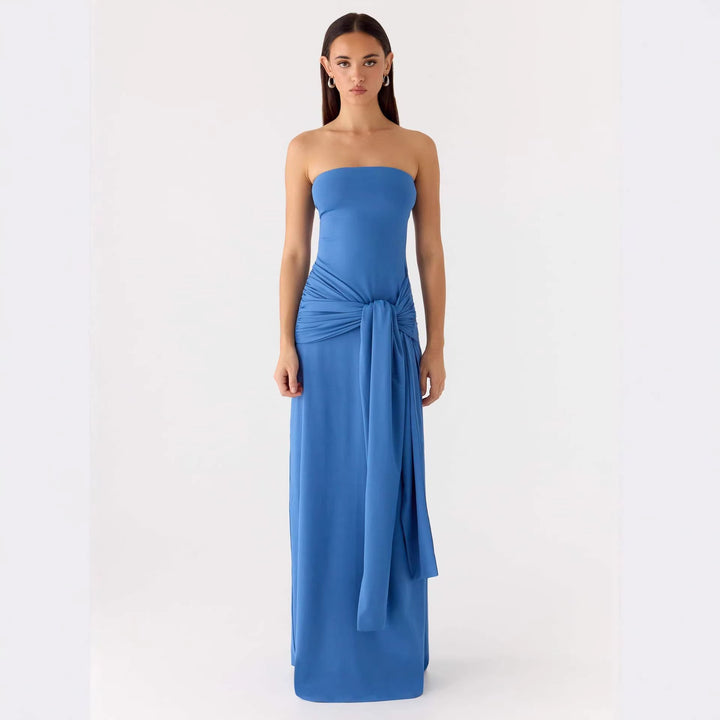 Damernas strapless maxiklänning med elegant vikdetalj Mirla-Eva Jonsson