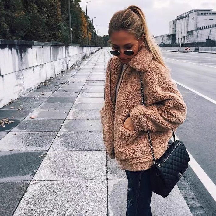 Damernas teddyjacka med huva och insydd skärning Mirla-Eva Jonsson