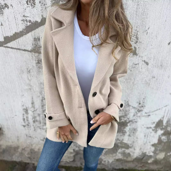 Damernas tidlösa ullblazer med praktisk reverskrage och fickor Eva Jonsson-Eva Jonsson