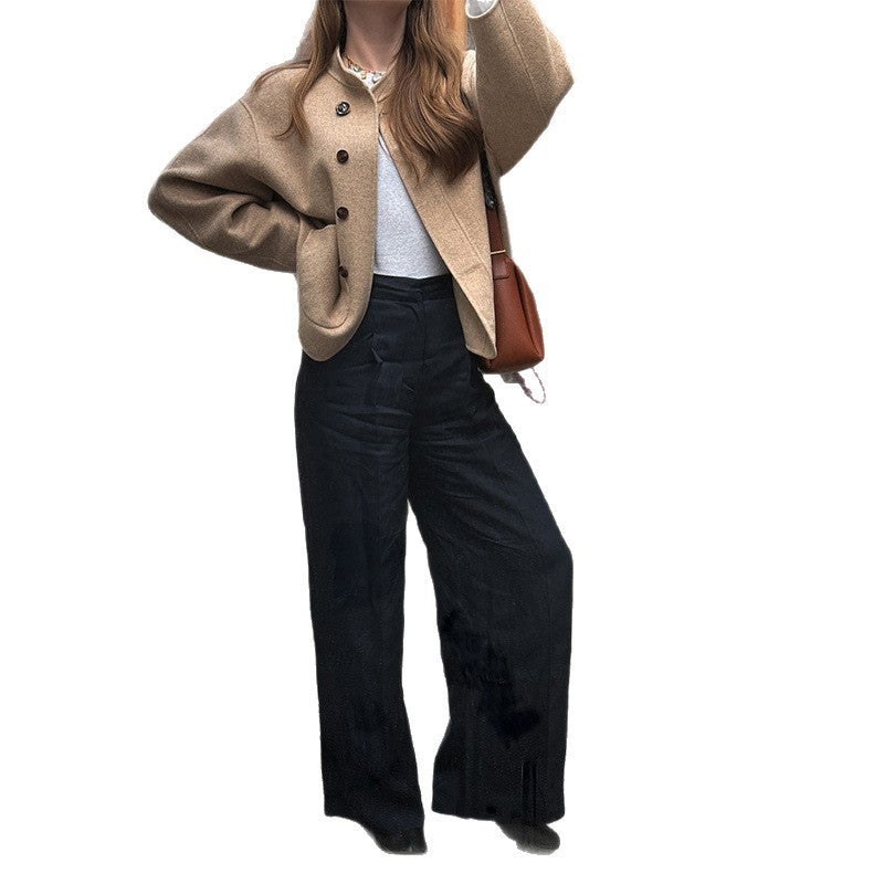 Damernas tidlösa ulljacka i minimalistisk design Mirla-Eva Jonsson