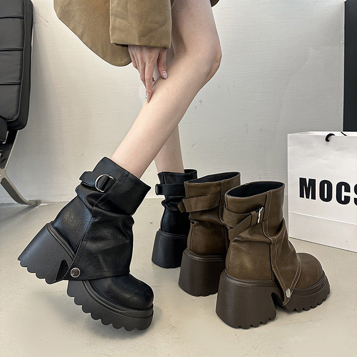 Damernas trendiga Chunky-Boots med dekorativ rem och stabil sula Mirla-Eva Jonsson