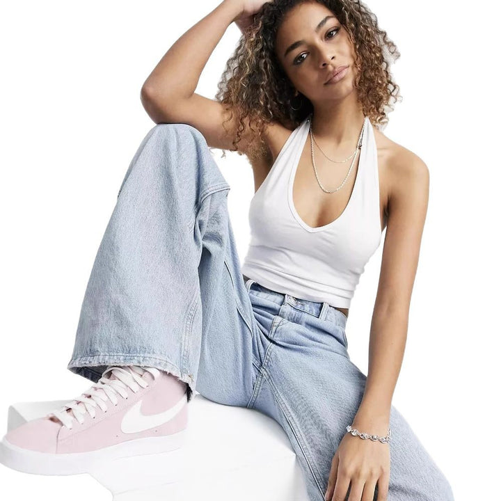 Damernas trendiga Cropped Top med djup V-ringning Mirla-Eva Jonsson