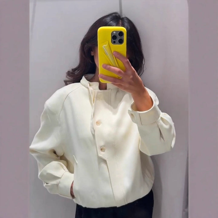 Damernas trendiga Relaxed-Fit blousonjacka med unika knappdetaljer Mirla-Eva Jonsson