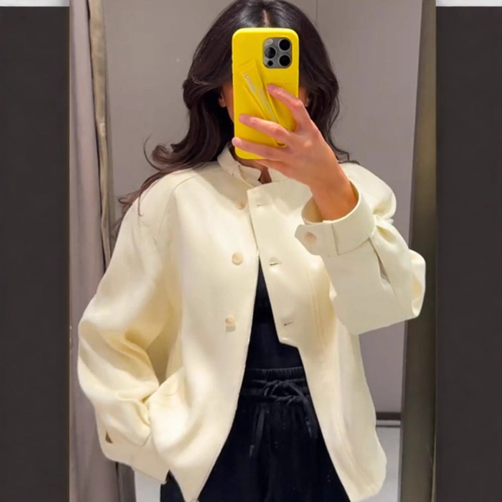 Damernas trendiga Relaxed-Fit blousonjacka med unika knappdetaljer Mirla-Eva Jonsson