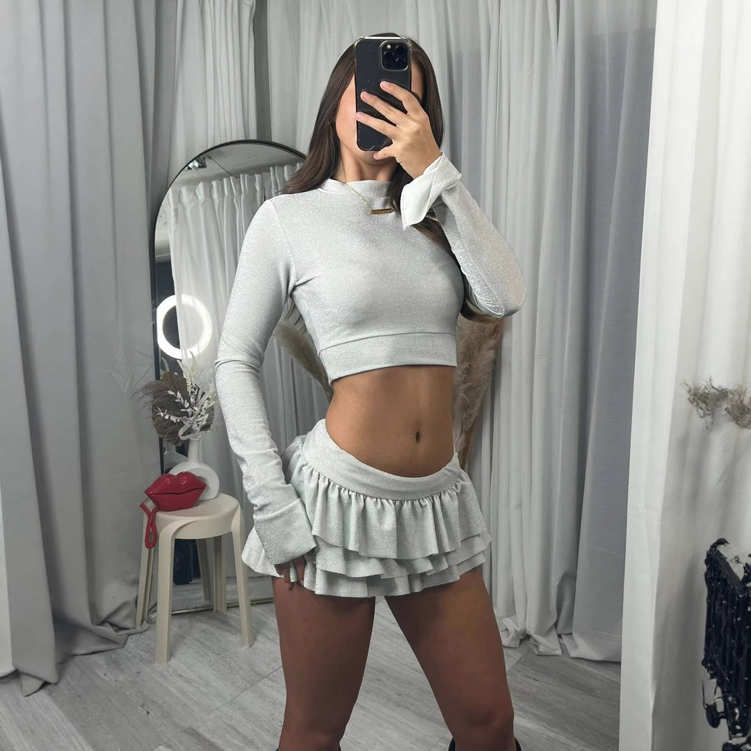 Damernas trendiga crop top och plisserad mini kjol set Mirla-Eva Jonsson