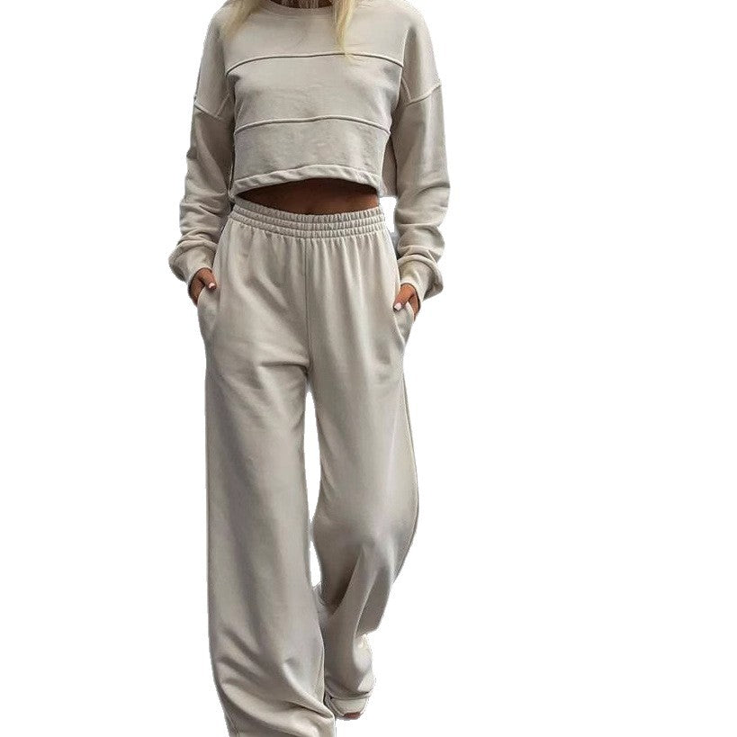 Damernas trendiga crop-top och vidskurna joggingset Mirla-Eva Jonsson