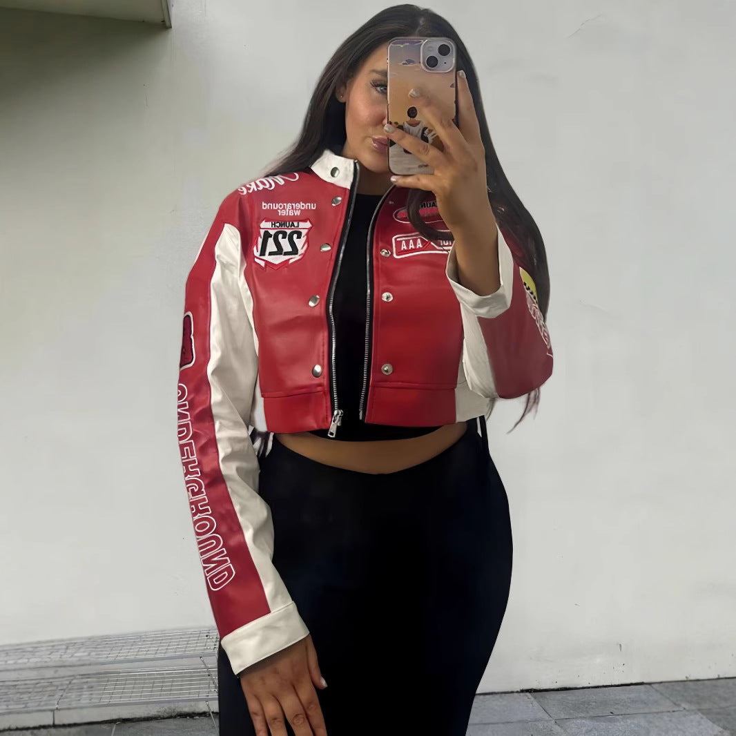 Damernas trendiga cropped Bikerjacka med sportiga Patches Mirla-Eva Jonsson