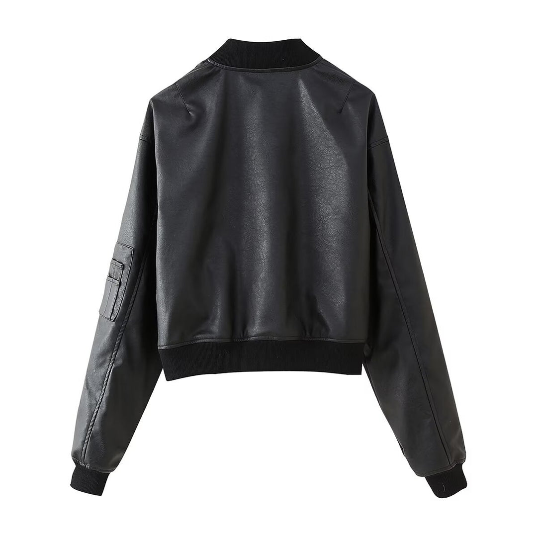 Damernas trendiga cropped konstläderjacka Mirla-Eva Jonsson