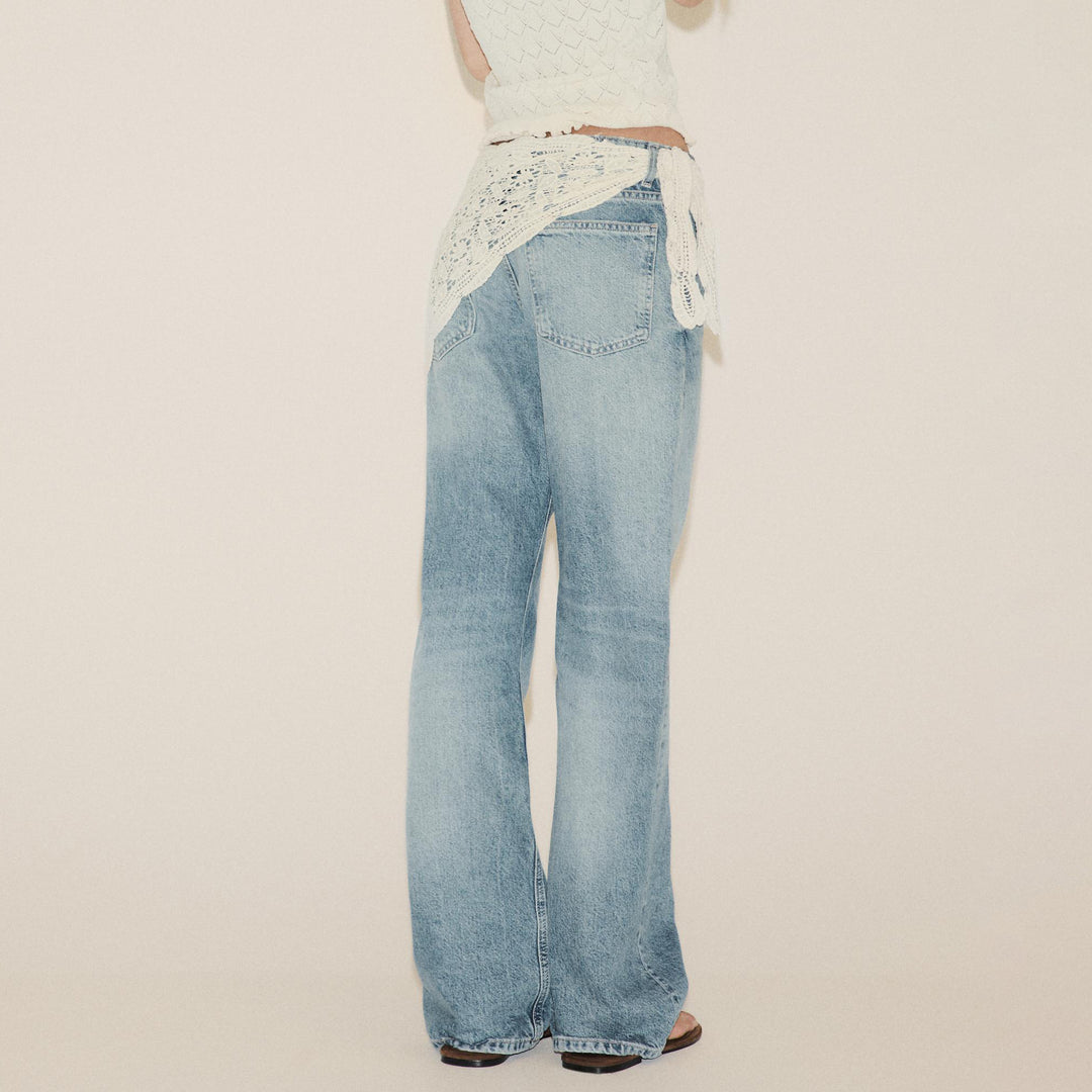 Damernas trendiga flared jeans i vintage-stil med tidlösa detaljer Eva Jonsson-Eva Jonsson