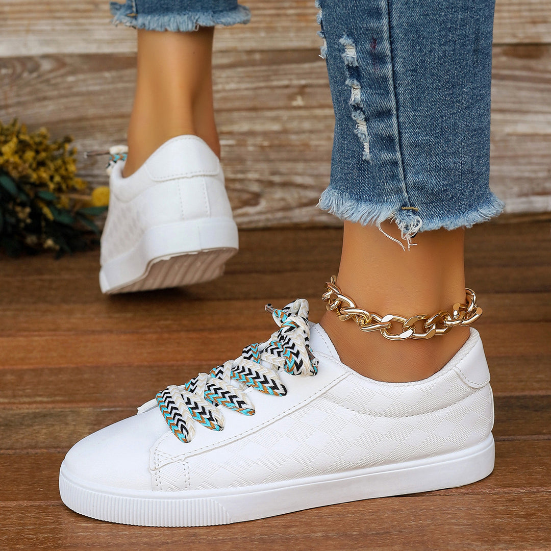 Damernas trendiga fritidssneakers med unik snörning Mirla-Eva Jonsson