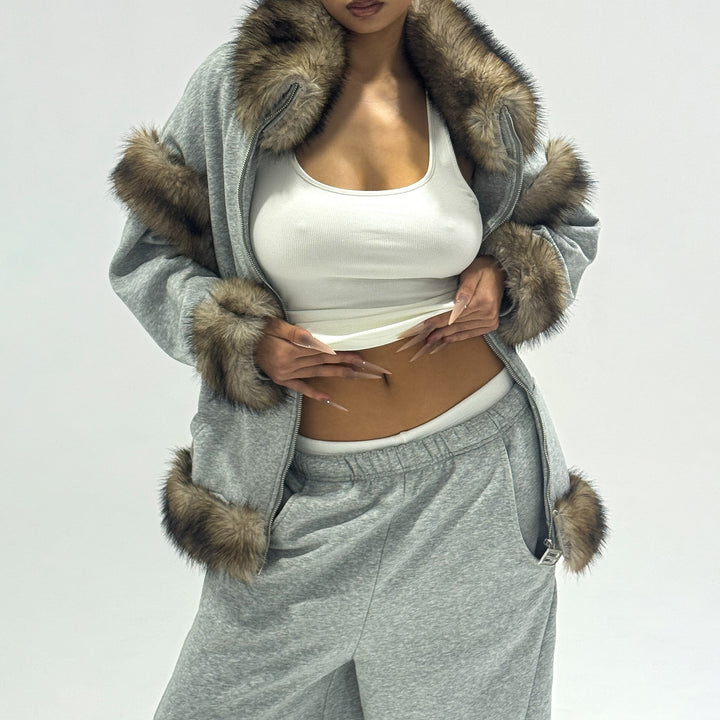 Damernas trendiga hoodie jacka med lyxig faux fur detailing Eva Jonsson-Eva Jonsson