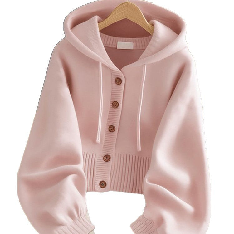 Damernas trendiga hoodie med knäppning fram och vida ärmar Mirla-Eva Jonsson
