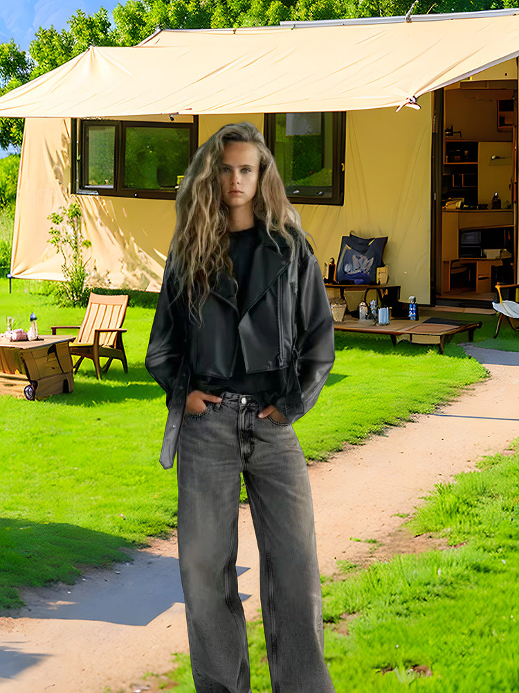 Damernas trendiga jacka i edgy biker-stil med asymmetrisk dragkedja Mirla-Eva Jonsson