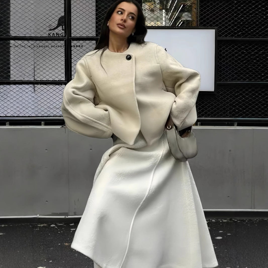 Damernas trendiga oversized jacka med strukturerad design Mirla-Eva Jonsson