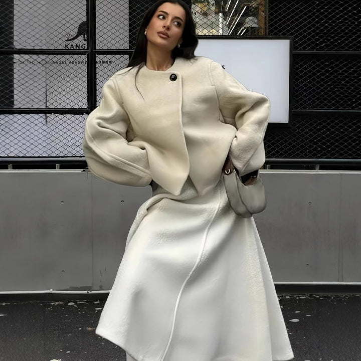 Damernas trendiga oversized jacka med strukturerad design Mirla-Eva Jonsson