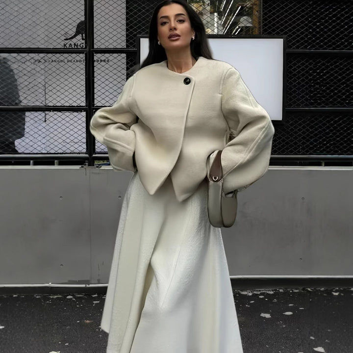 Damernas trendiga oversized jacka med strukturerad design Mirla-Eva Jonsson