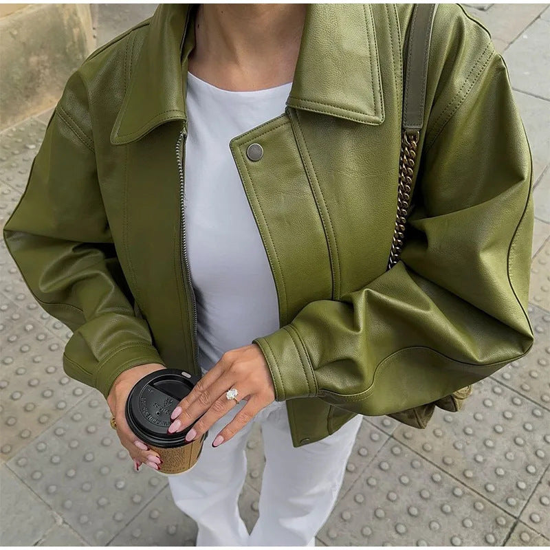 Damernas trendiga oversized läderjacka med hög krage Mirla-Eva Jonsson