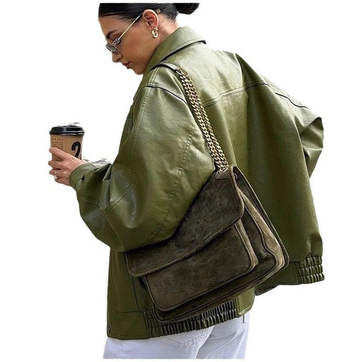 Damernas trendiga oversized läderjacka med hög krage Mirla-Eva Jonsson