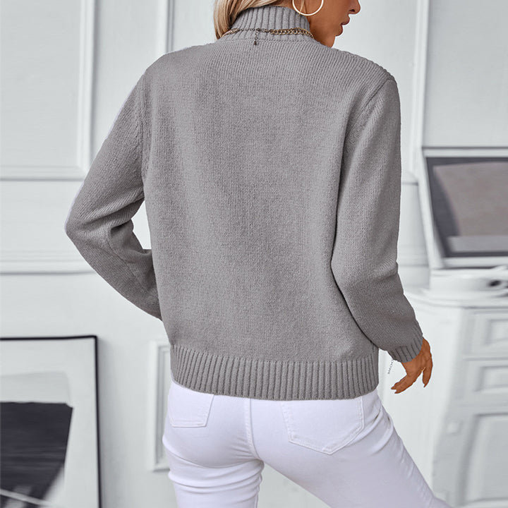 Damernas trendiga stickad tröja med hög hals och V-design Mirla-Eva Jonsson