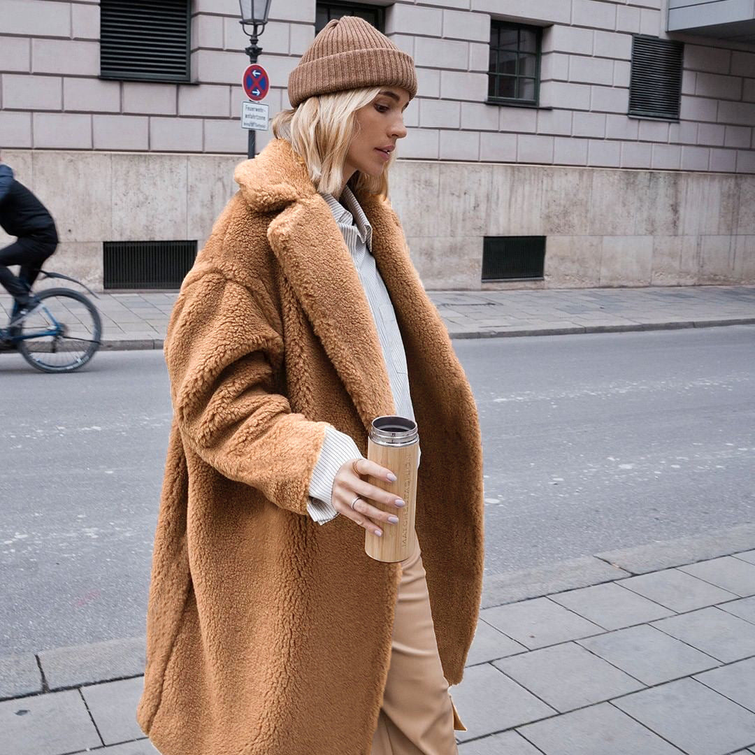 Damernas trendiga teddy-kappa Mirla-Eva Jonsson