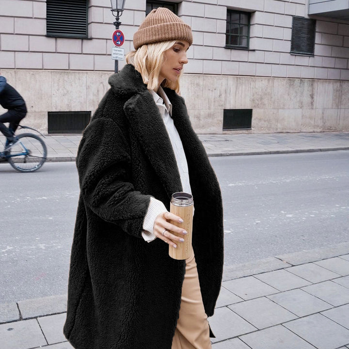 Damernas trendiga teddy-kappa Mirla-Eva Jonsson