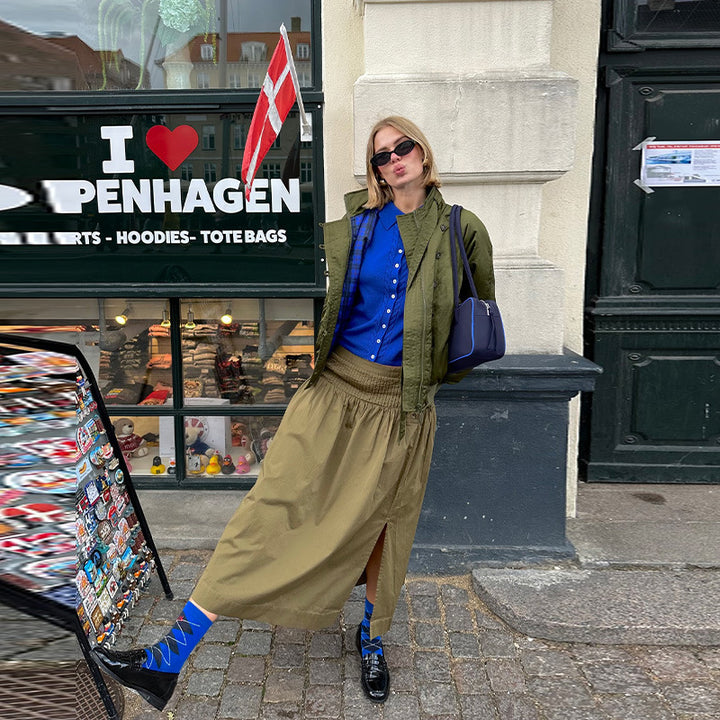 Damernas urbana bomberjacka med eleganta detaljer och hög krage Mirla-Eva Jonsson