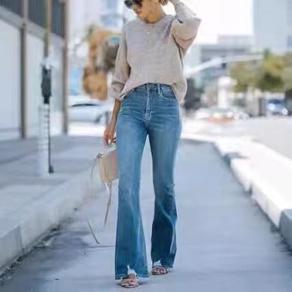 Damernas utsvängda jeans med hög midja och smickrande snitt Mirla-Eva Jonsson