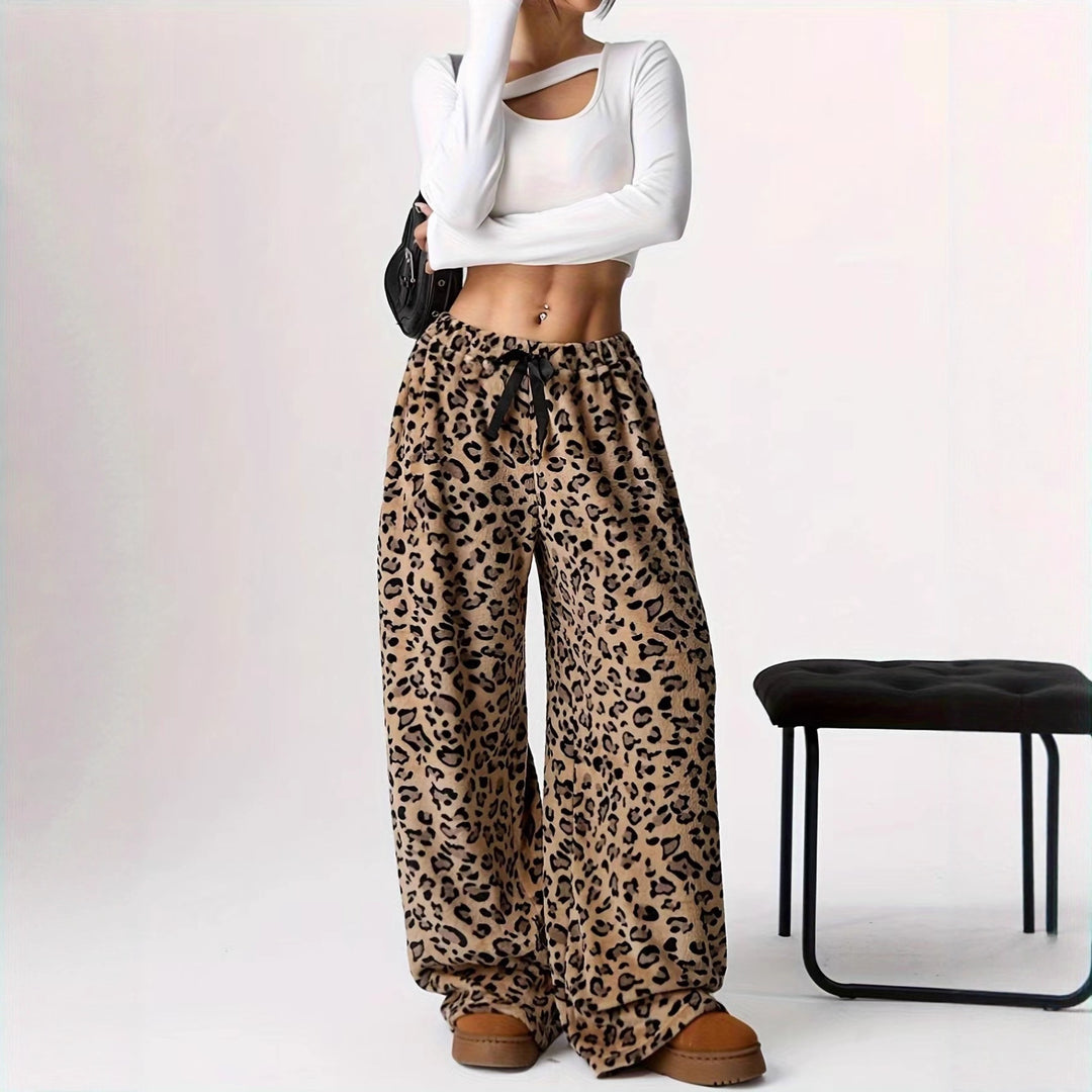 Damernas vid leopardmönster fritidsbyxor Mirla-Eva Jonsson